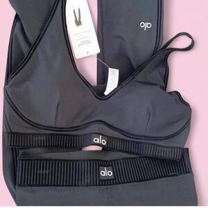 ALO Yoga Black Leggings and Sports Bra Set